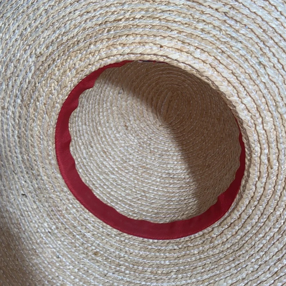 Like new Hat Attack New York 6.25” Brim w/Gold Metallic Leather Strip Band